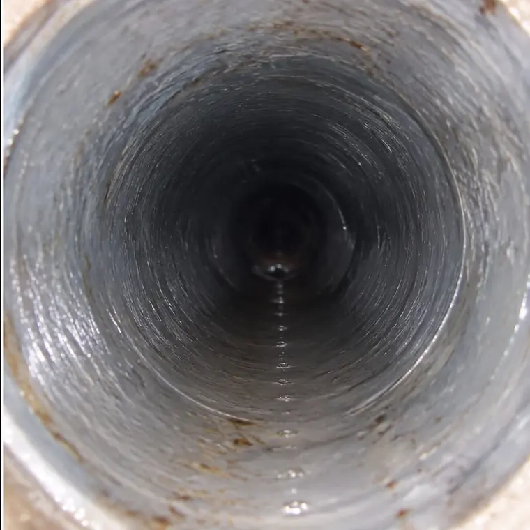 La même canalisation après passage de l'hydrocureur, diamètre retrouvé