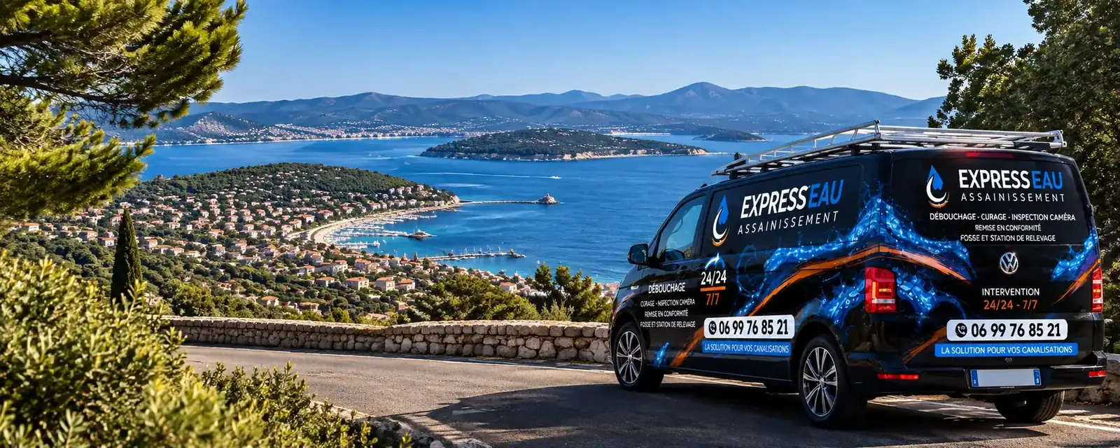 Le camion Express'Eau sur la corniche, face à la rade et aux îles